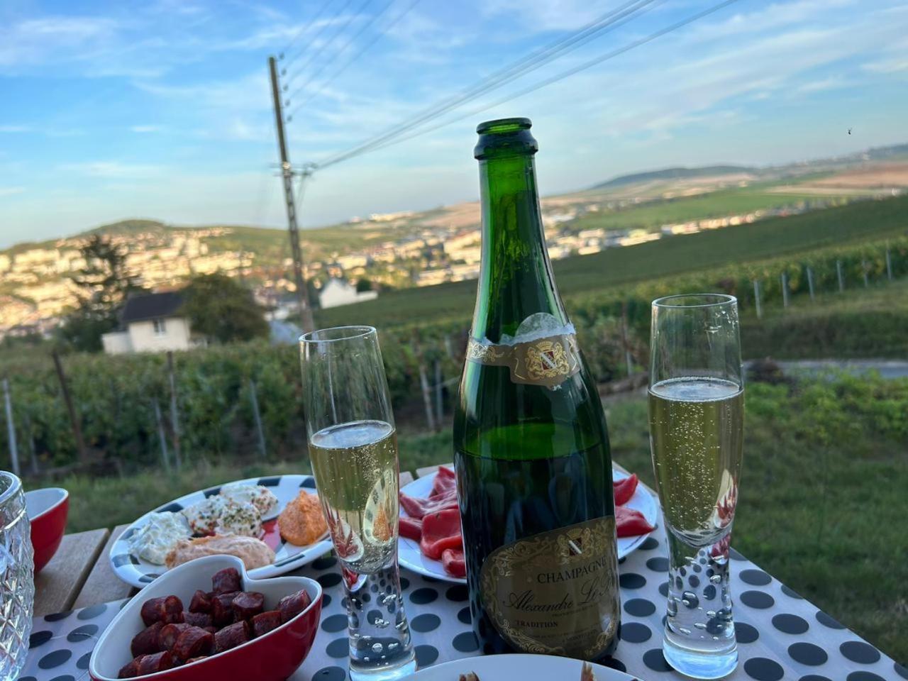 L'Echappee Bulles Lägenhet Épernay Exteriör bild